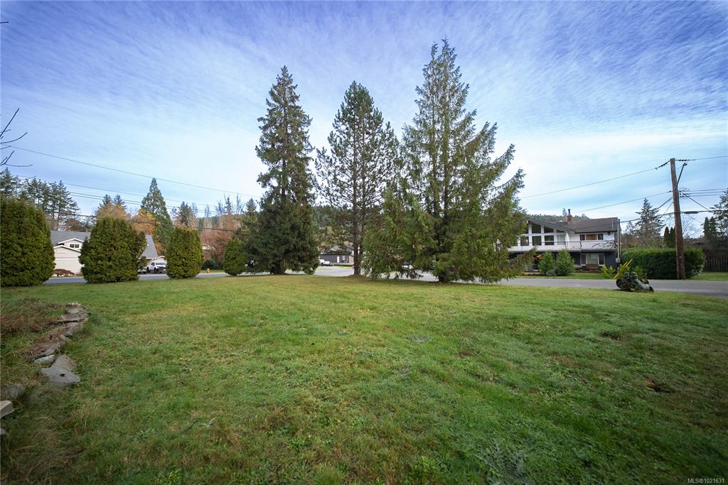 Fourth View of 2001 Lakeside Dr, Nanaimo, BC, V9X 1B5