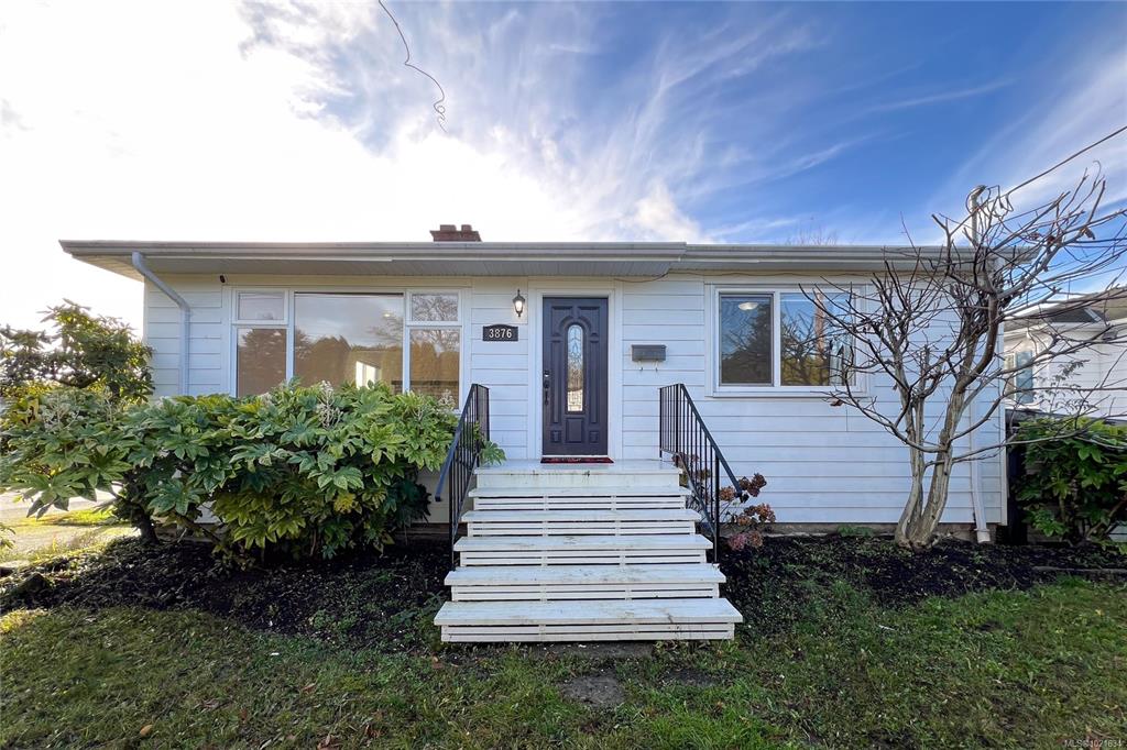 Third View of 3876 Carey Rd, Saanich, BC, V8Z 4C8