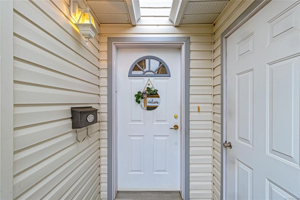 Fourth View of 39 Eagle Lane, View Royal, BC, V9A 7M2