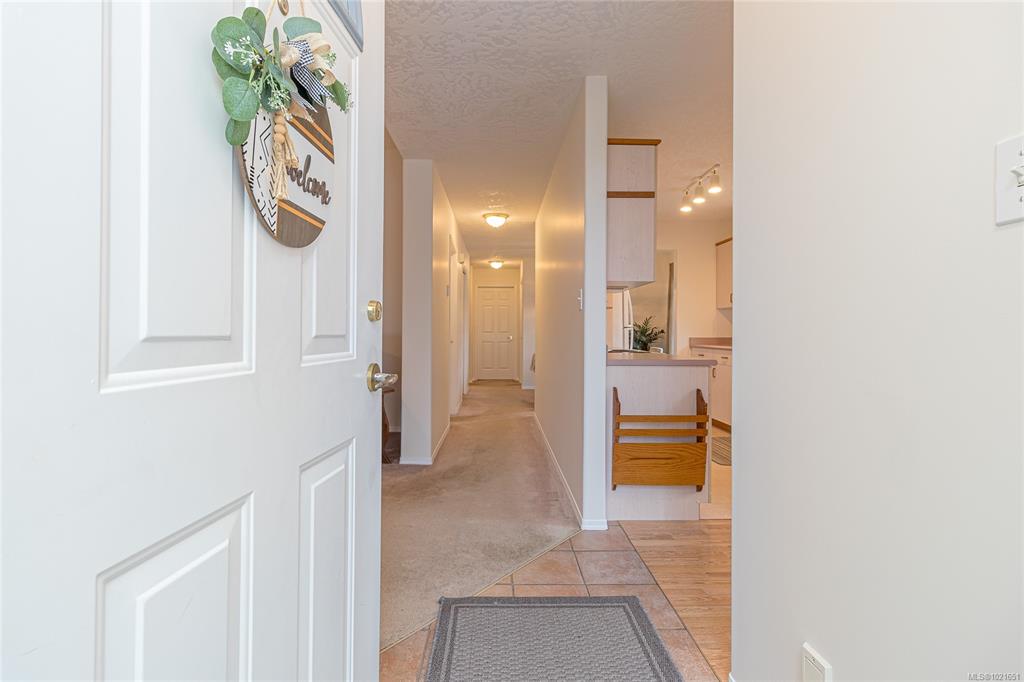 Fifth View of 39 Eagle Lane, View Royal, BC, V9A 7M2