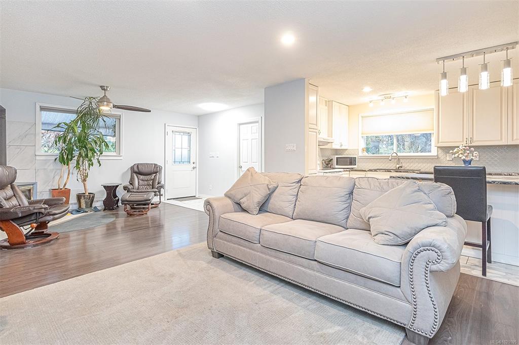 Fifth View of 2118 Carmen Rd, Nanaimo, BC, V9S 5N6