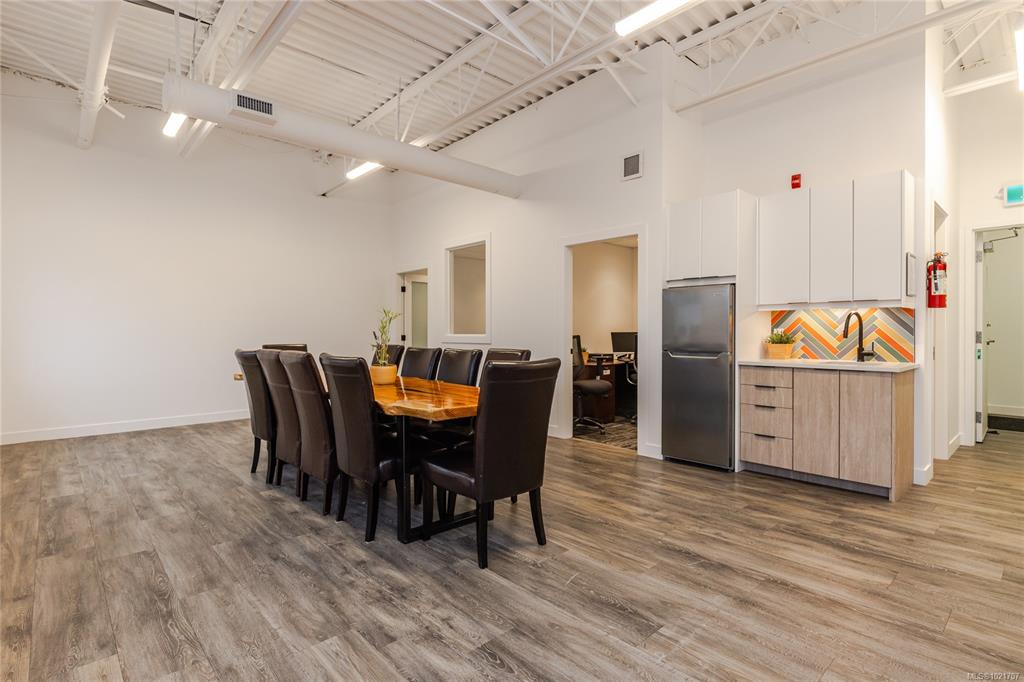 MLS® listing #30320744 for sale located at 1885 Boxwood Rd