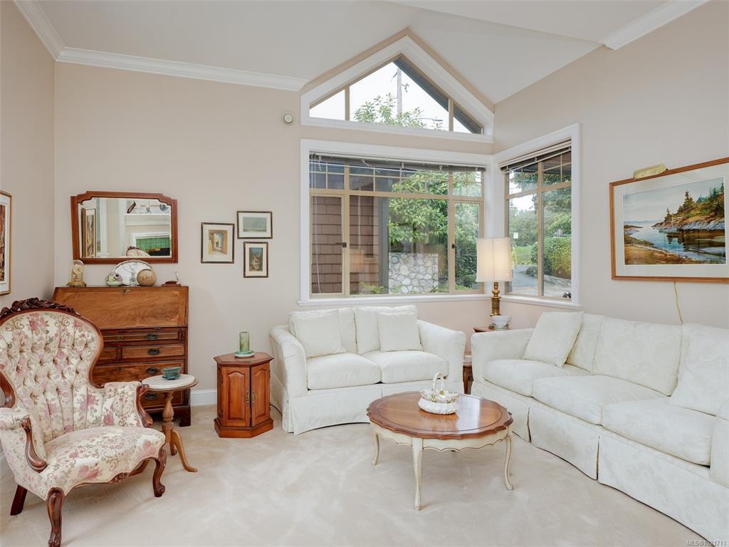 Third View of 2573 Kilgary Pl, Saanich, BC, V8N 1J7