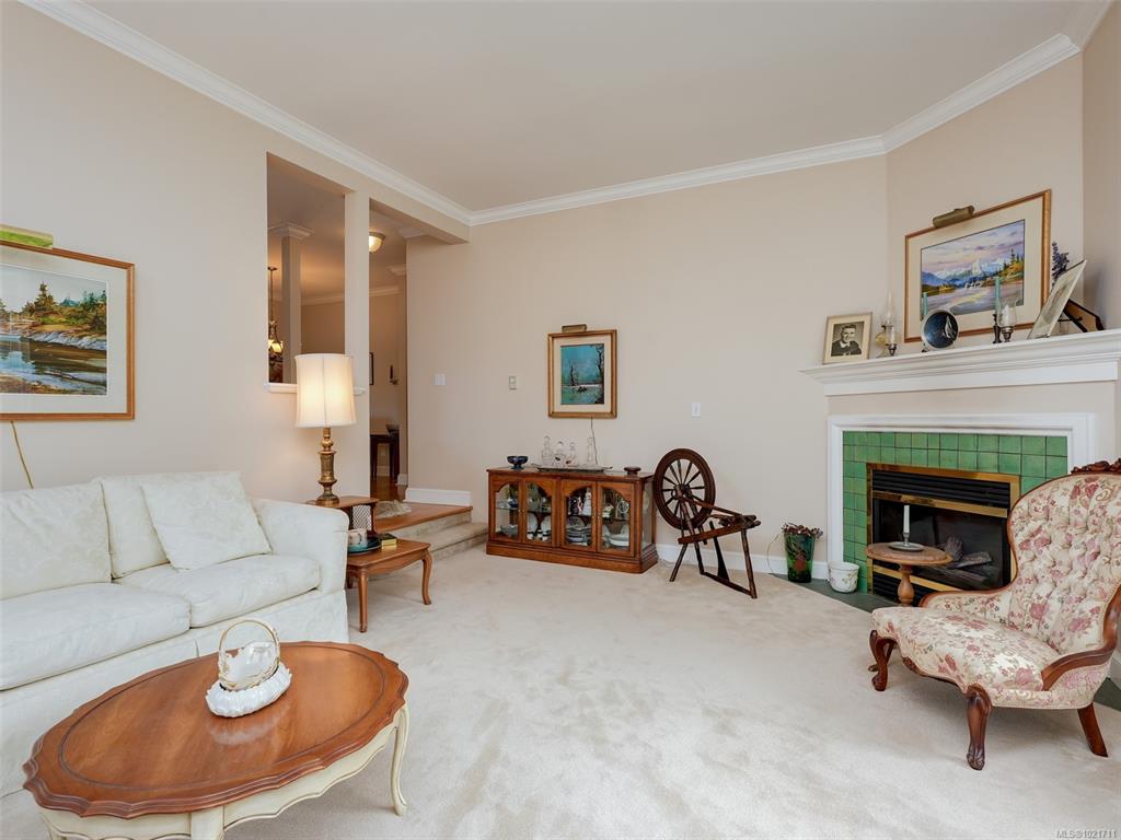 Fifth View of 2573 Kilgary Pl, Saanich, BC, V8N 1J7