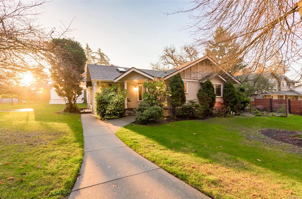 1975 Highland Rd, 1021714, BC,