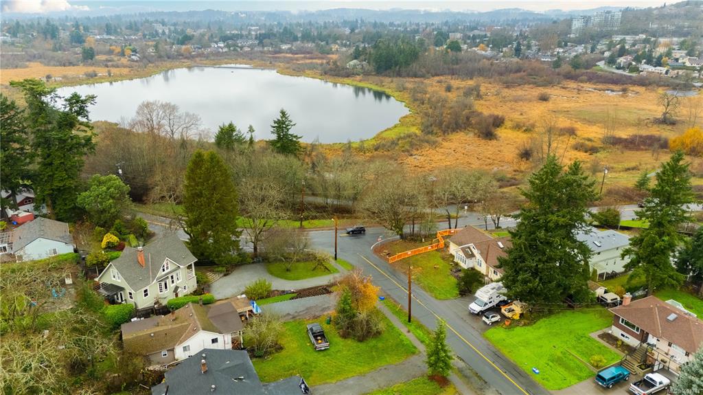 Third View of 900 Lodge Ave, Saanich, BC, V8X 3A8