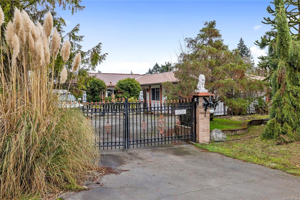 Second View of 930 Mulholland Dr, Morningstar, French Creek, BC, V9P 1Z4