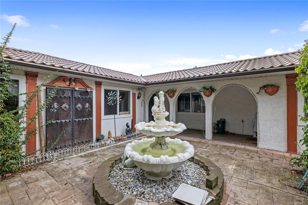 Third View of 930 Mulholland Dr, Morningstar, French Creek, BC, V9P 1Z4