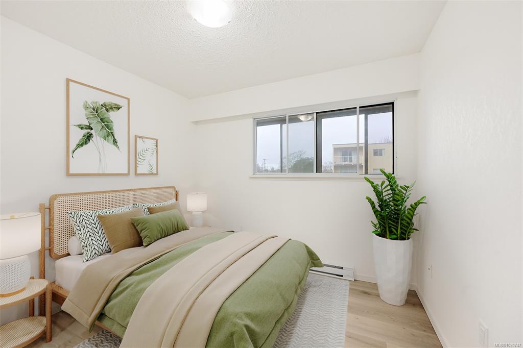 Fifth View of 2610 Graham St, Graham Manor, Victoria, BC, V8T 3Y9