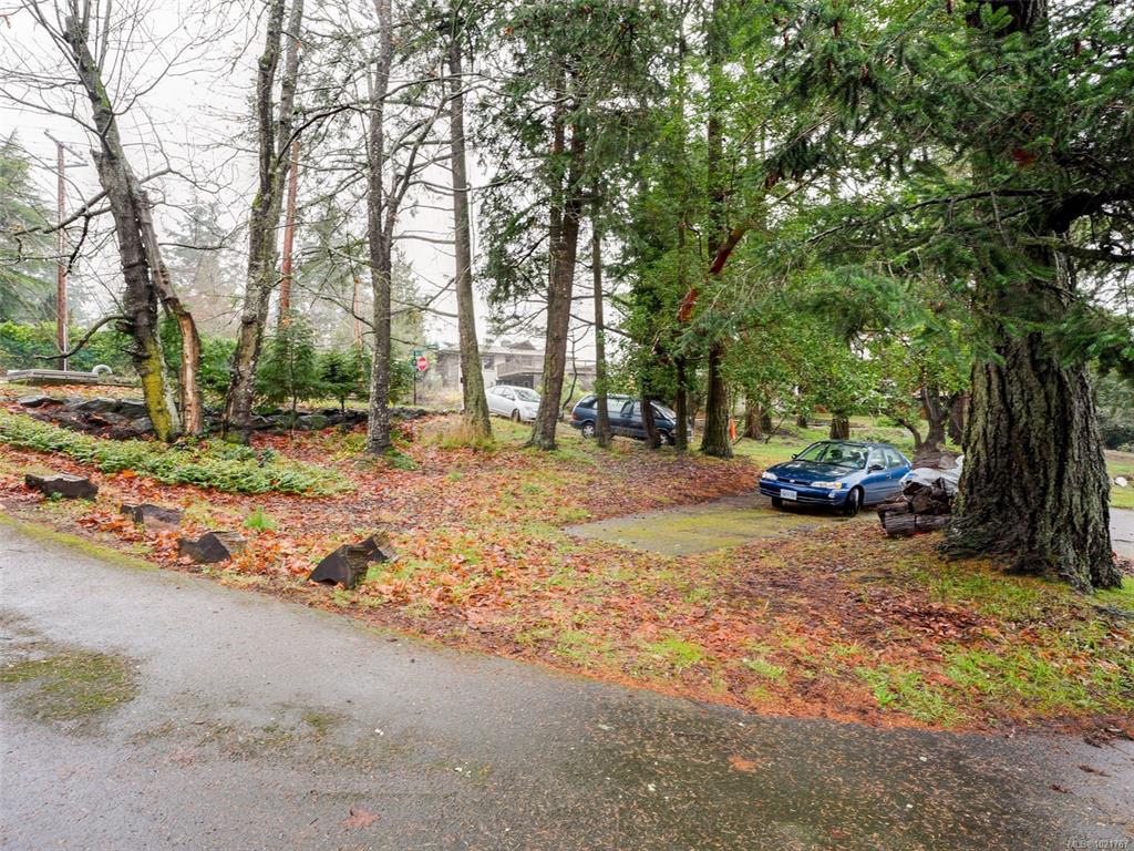 Third View of 2202 Arbutus Rd, Saanich, BC, V8N 1V3