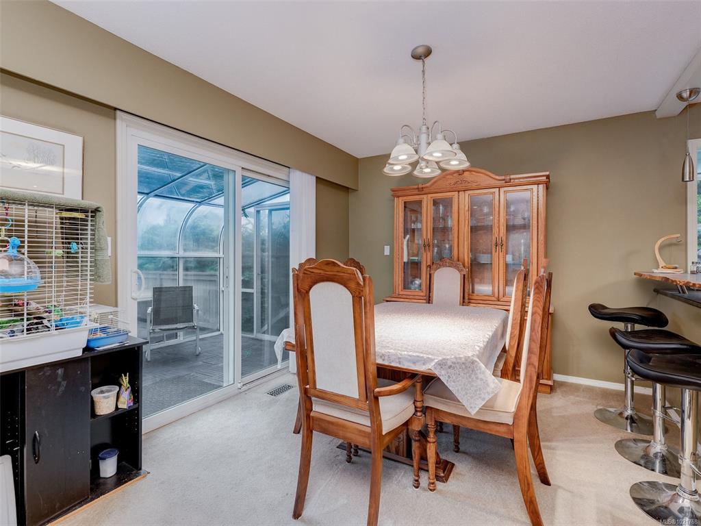 Fifth View of 1018 Damelart Way, Central Saanich, BC, V8M 1H7