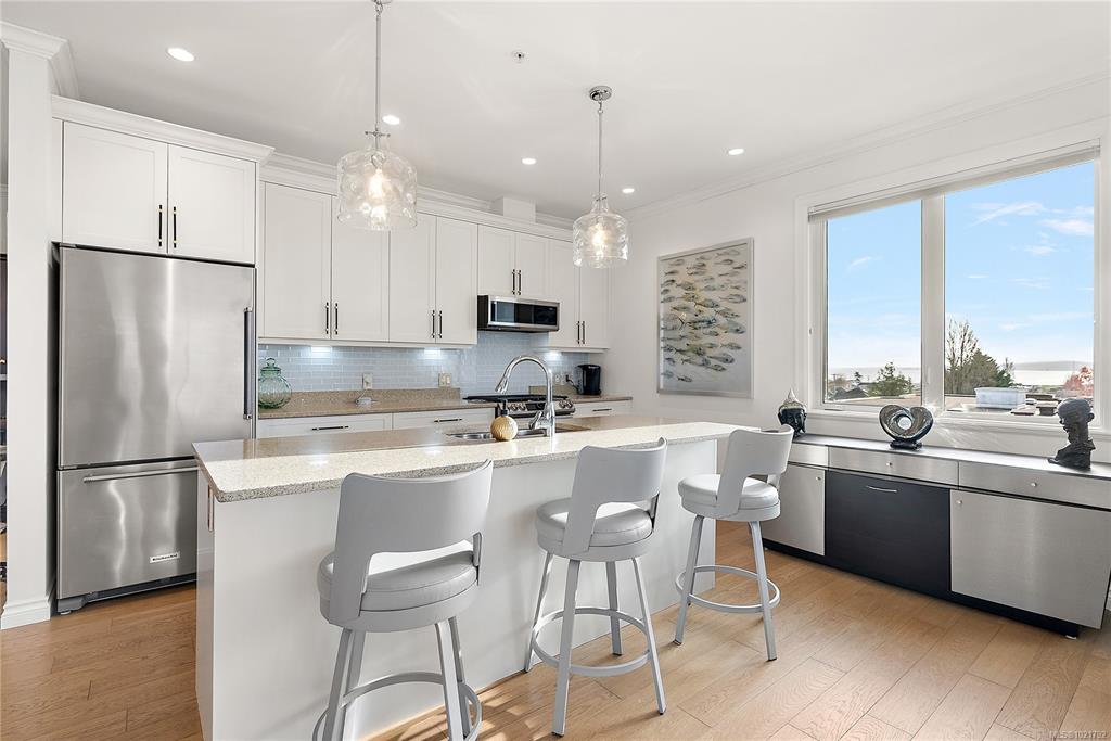 Fourth View of 2409 Bevan Ave, Sidney, BC, V8L 0C3