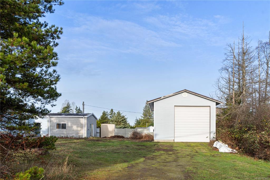 Third View of 792 Reid Rd, Parksville, BC, V9P 2E6