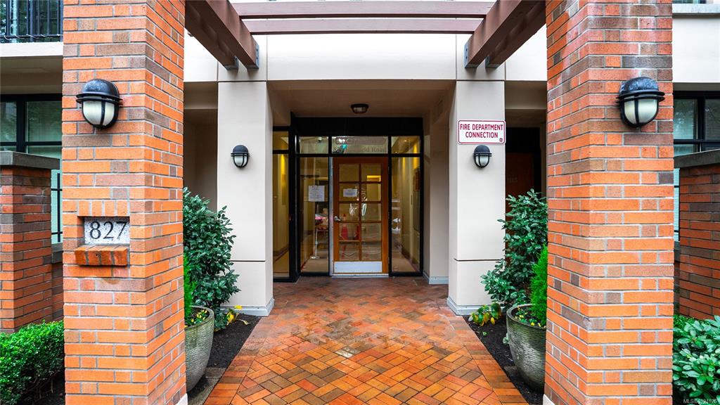 Fourth View of 827 Fairfield Rd, City Place, Victoria, BC, V8V 5B2