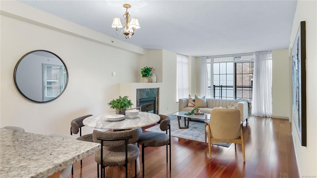 Fifth View of 827 Fairfield Rd, City Place, Victoria, BC, V8V 5B2