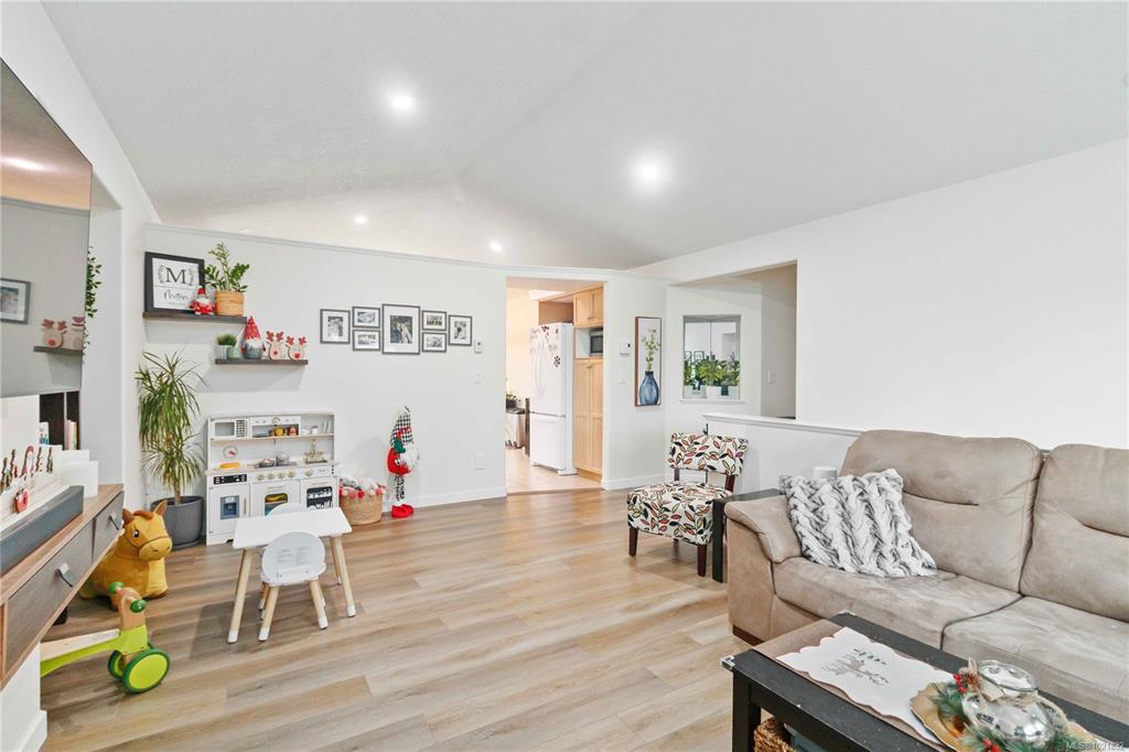 Fifth View of 3037 Pickford Rd, Colwood, BC, V9B 2L3