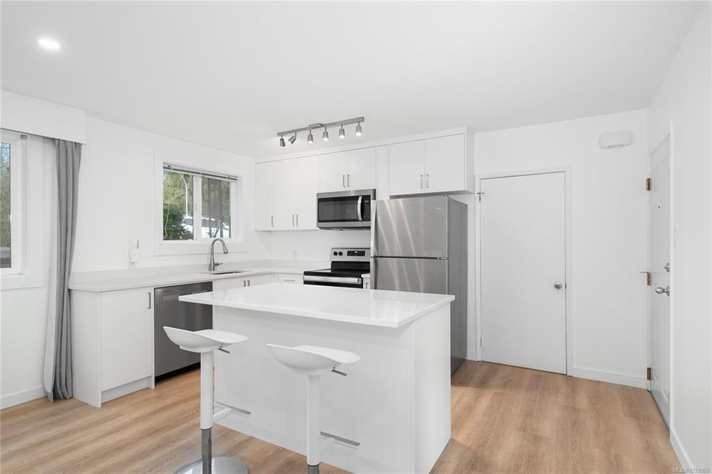 Fifth View of 1120 1st St, Courtenay, BC, V9N 1A9