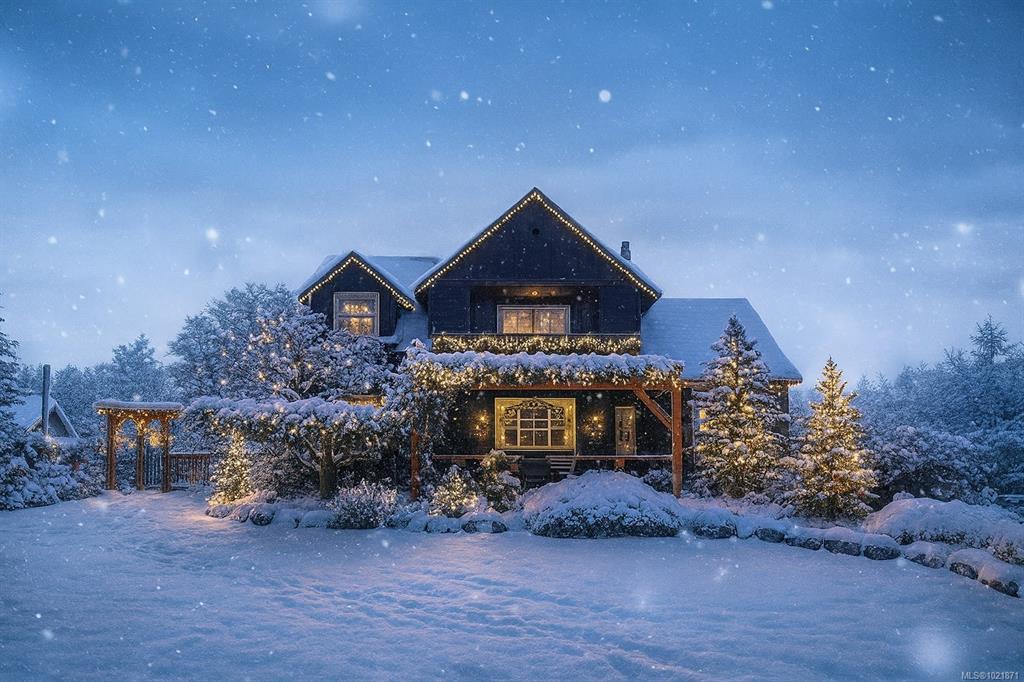 3713 Dove Creek Rd, 1021871, BC,