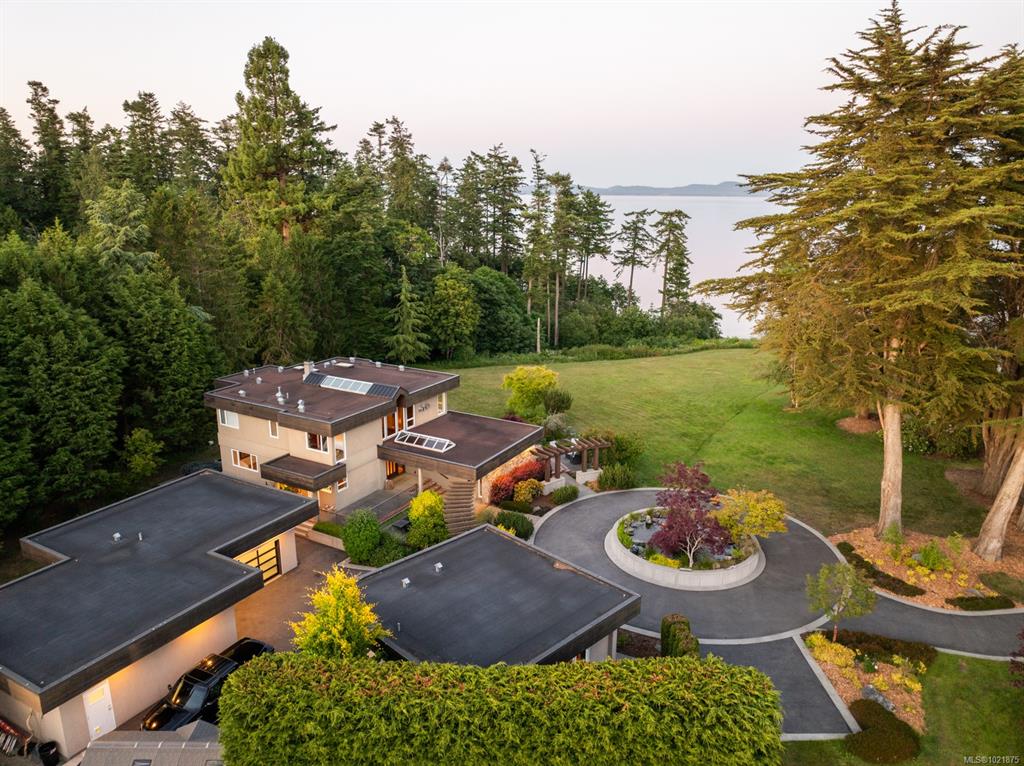 Fourth View of 5605 Parker Ave, Saanich, BC, V8Y 2N2