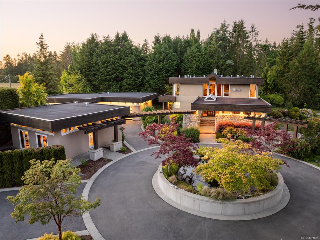 Fifth View of 5605 Parker Ave, Saanich, BC, V8Y 2N2