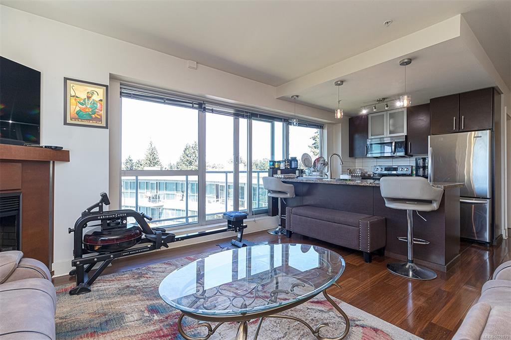 Second View of 2745 Veterans Memorial Pkwy, Langford, BC, V9B 0H4