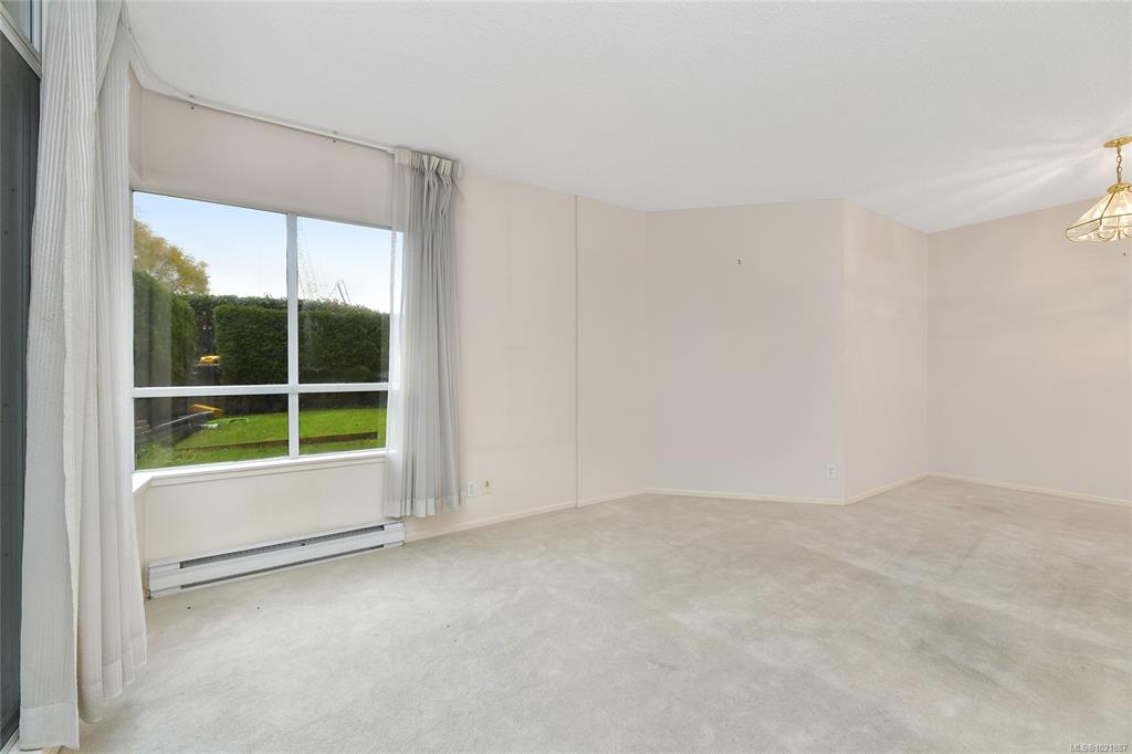 Fourth View of 1010 View St, Regents Park, Victoria, BC, V8V 4Y3