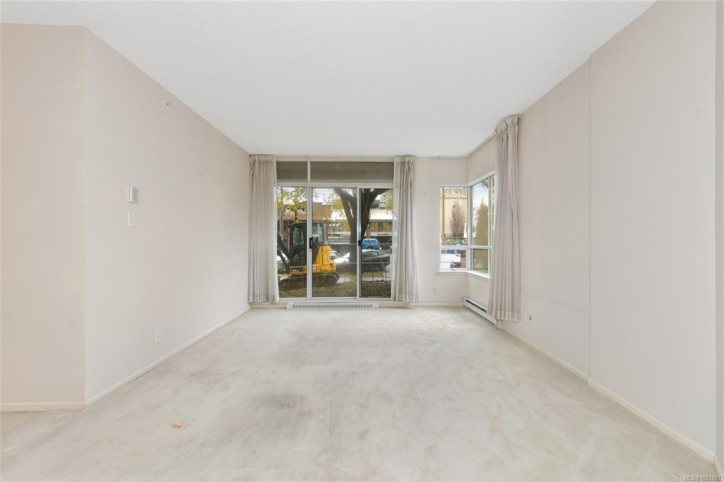 Fifth View of 1010 View St, Regents Park, Victoria, BC, V8V 4Y3