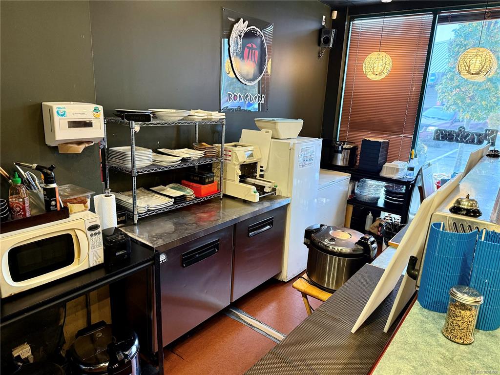 Fifth View of 4454 West Saanich St, Saanich, BC, V8Z 3E9