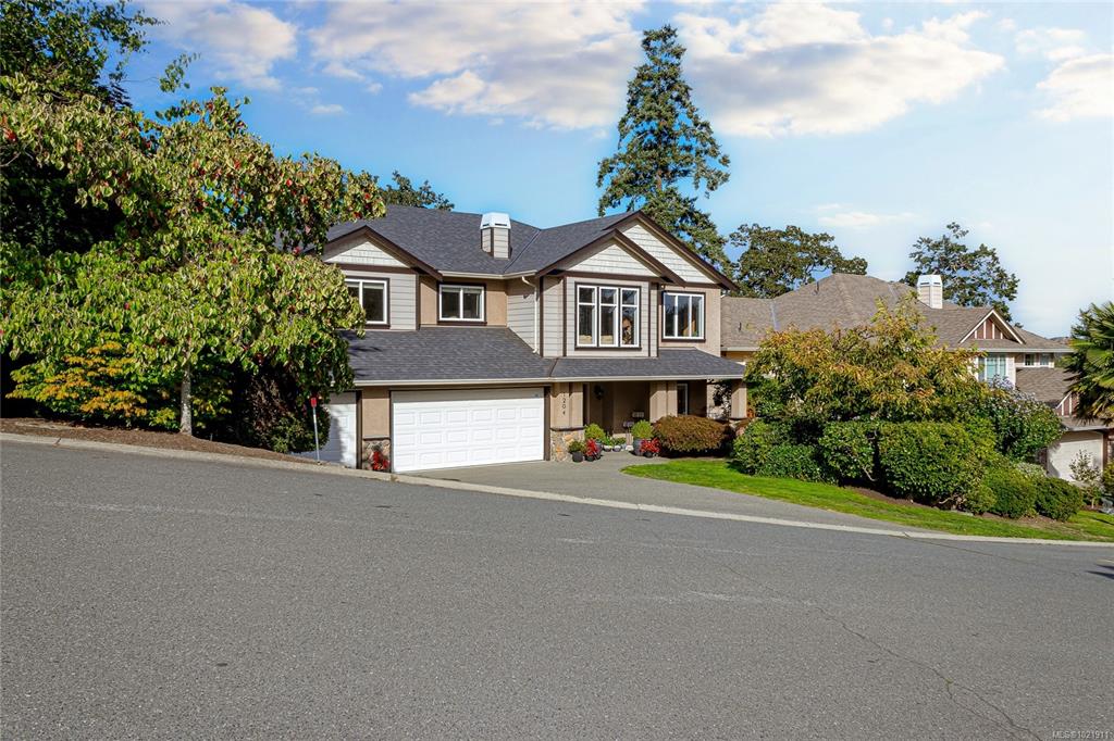 Fourth View of 1204 Knockan Pl, Saanich, BC, V8Z 7L5