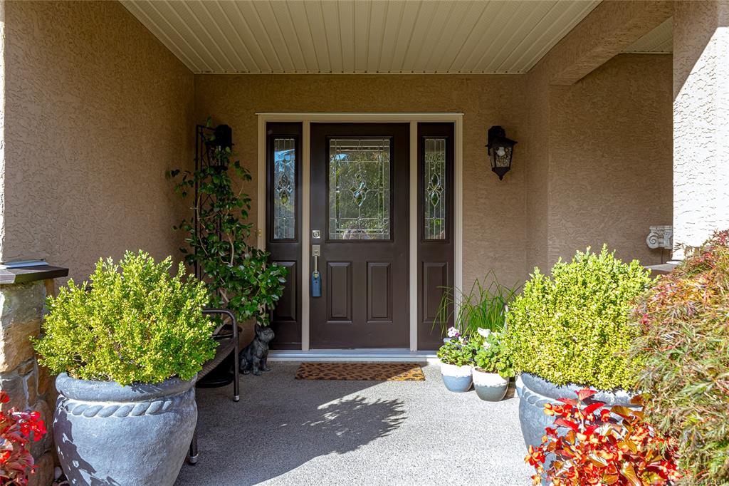 Fifth View of 1204 Knockan Pl, Saanich, BC, V8Z 7L5