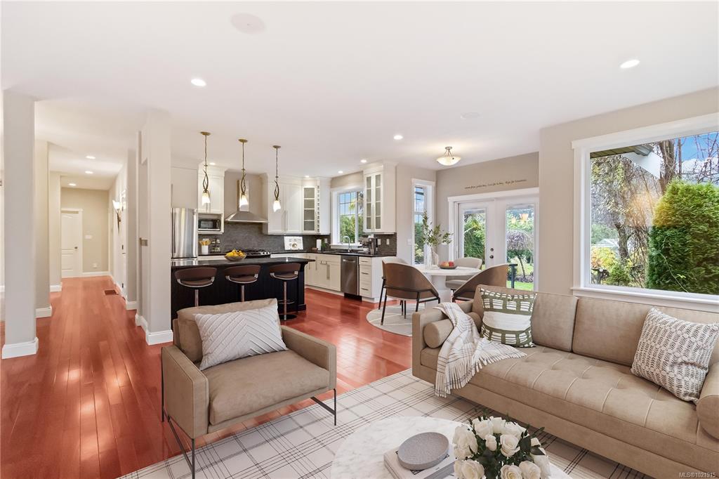 Third View of 9319 East Saanich Rd, North Saanich, BC, V8L 1H6