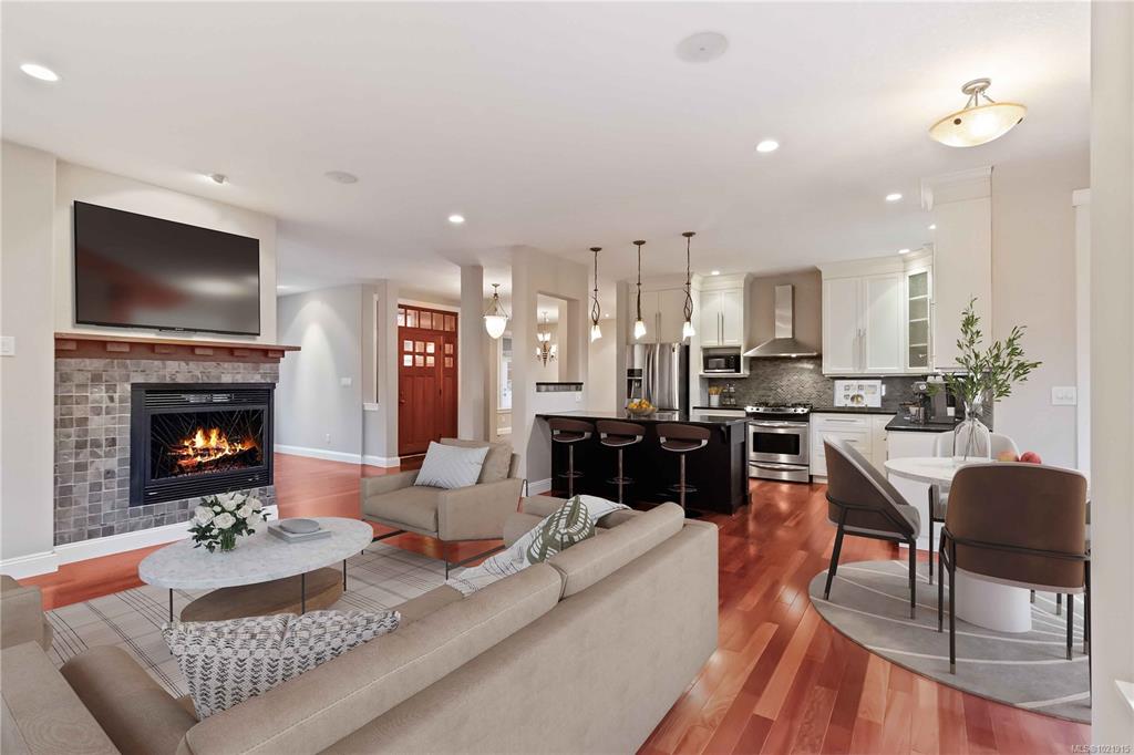 Fourth View of 9319 East Saanich Rd, North Saanich, BC, V8L 1H6