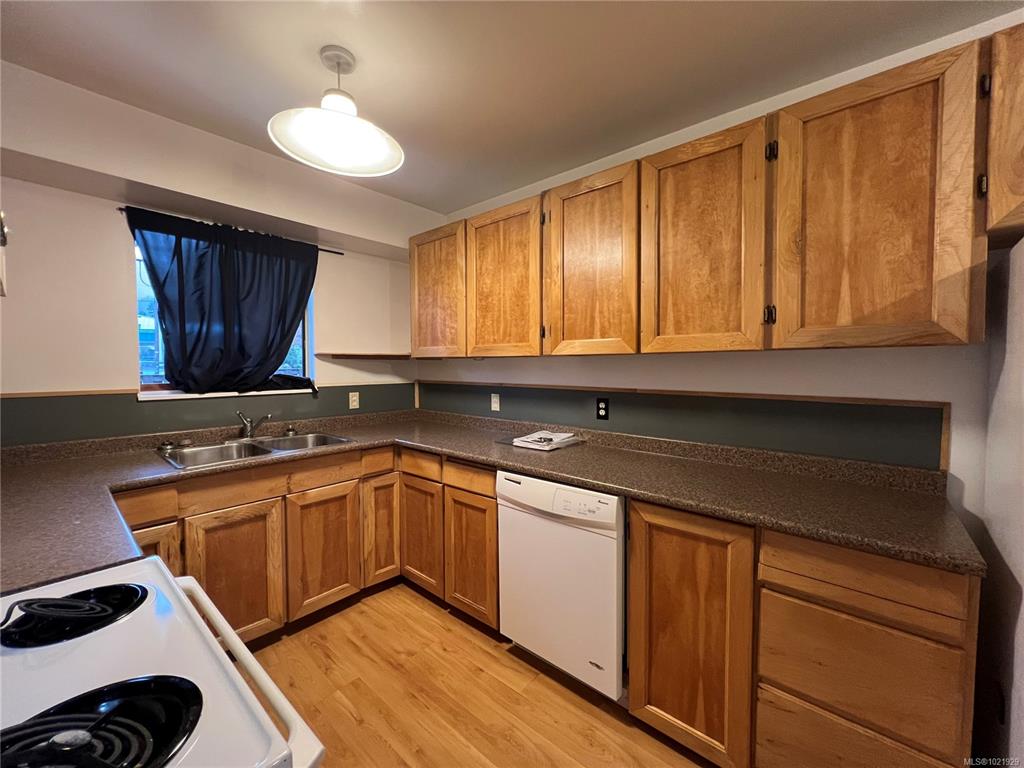 Third View of 500 Muchalat Pl, Larch Place, Gold River, BC, V0P 1G0