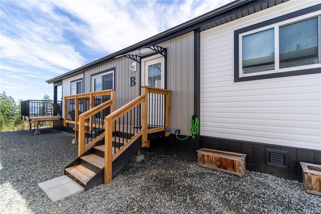 Third View of 747 Old Place Rd, Central Saanich, BC, V8M 0C3