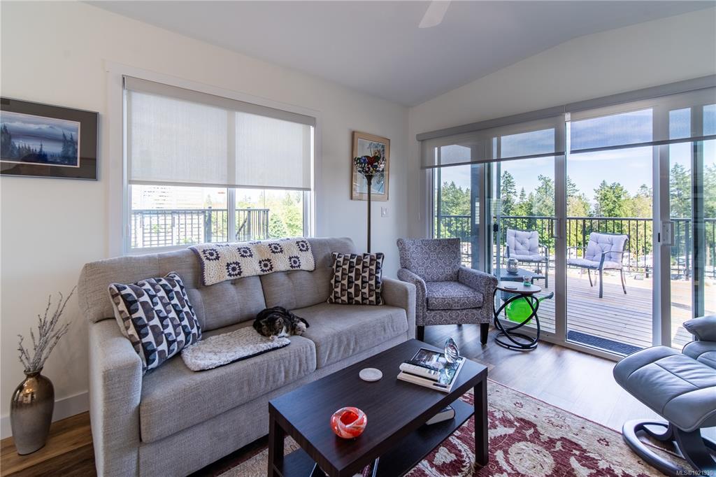 Fifth View of 747 Old Place Rd, Central Saanich, BC, V8M 0C3