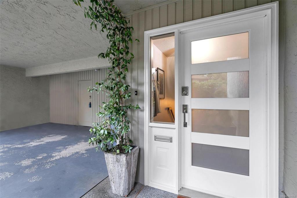 Third View of 897 Admirals Rd, Esquimalt, BC, V9A 2P1