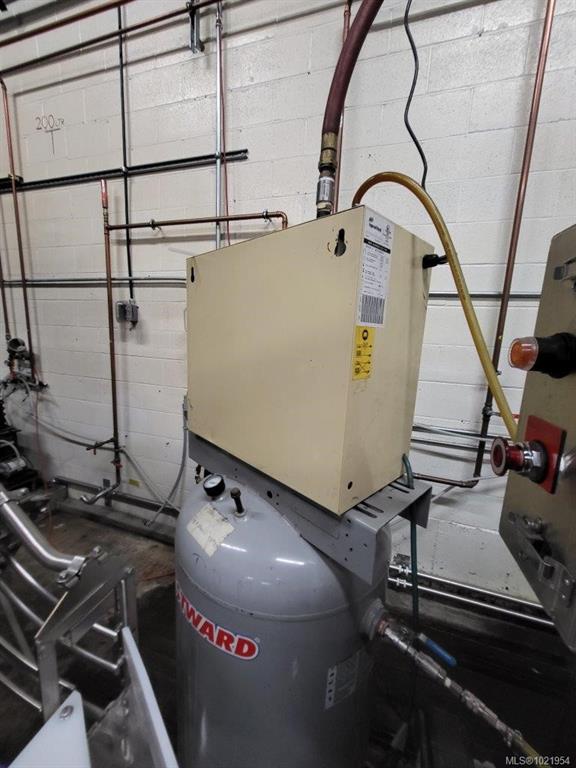 Third View of 836 Devonshire Rd, Esquimalt, BC, V9A 4T4