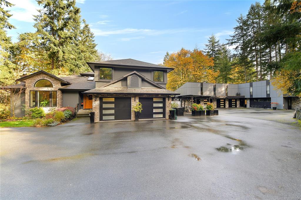 Third View of 851 Sayward Rd, Saanich, BC, V8Y 1R5