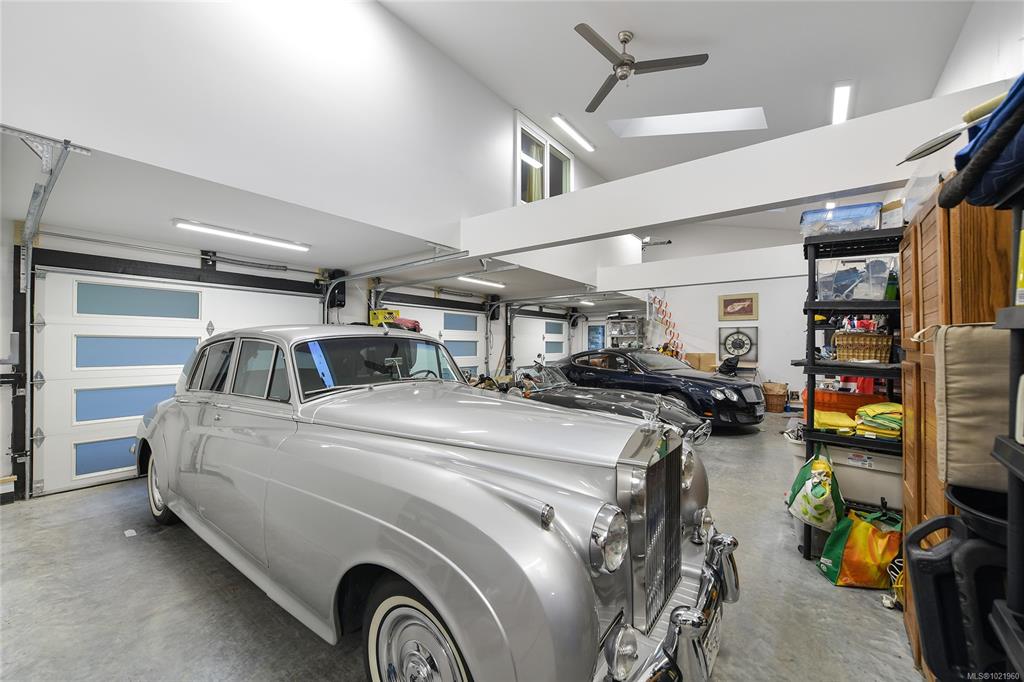 Fourth View of 851 Sayward Rd, Saanich, BC, V8Y 1R5