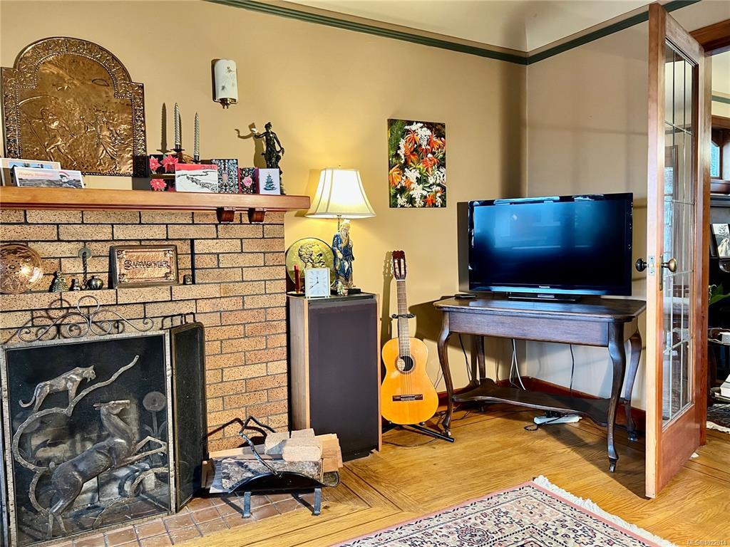 Fourth View of 3681 Elliston St, Saanich, BC, V8X 1R9