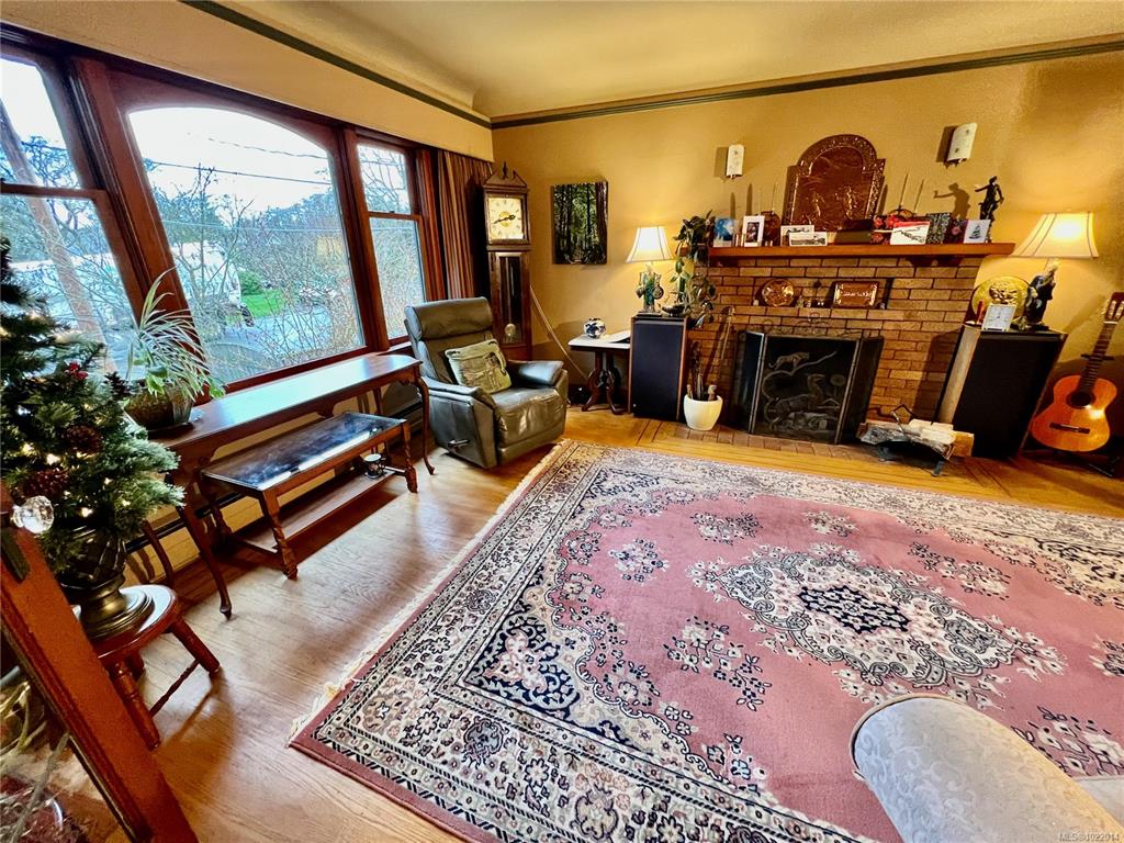 Fifth View of 3681 Elliston St, Saanich, BC, V8X 1R9