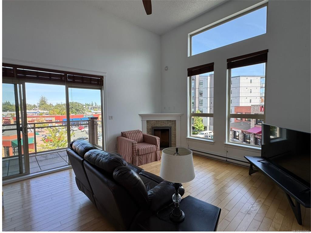 751 Goldstream Ave, 1022042, BC,