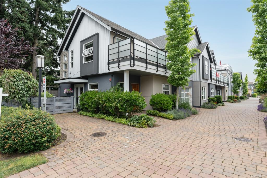 Third View of 9889 Seventh St, Seahaven, Sidney, BC, V8L 2V8