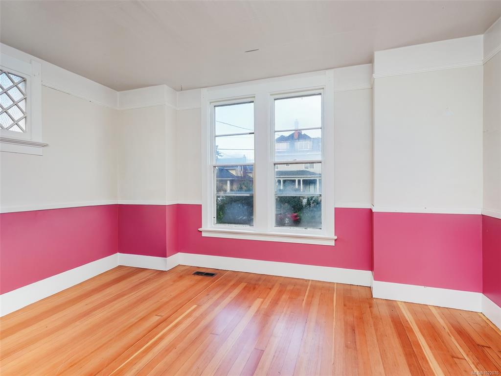 Third View of 1029 Queens Ave, Victoria, BC, V8T 1M7