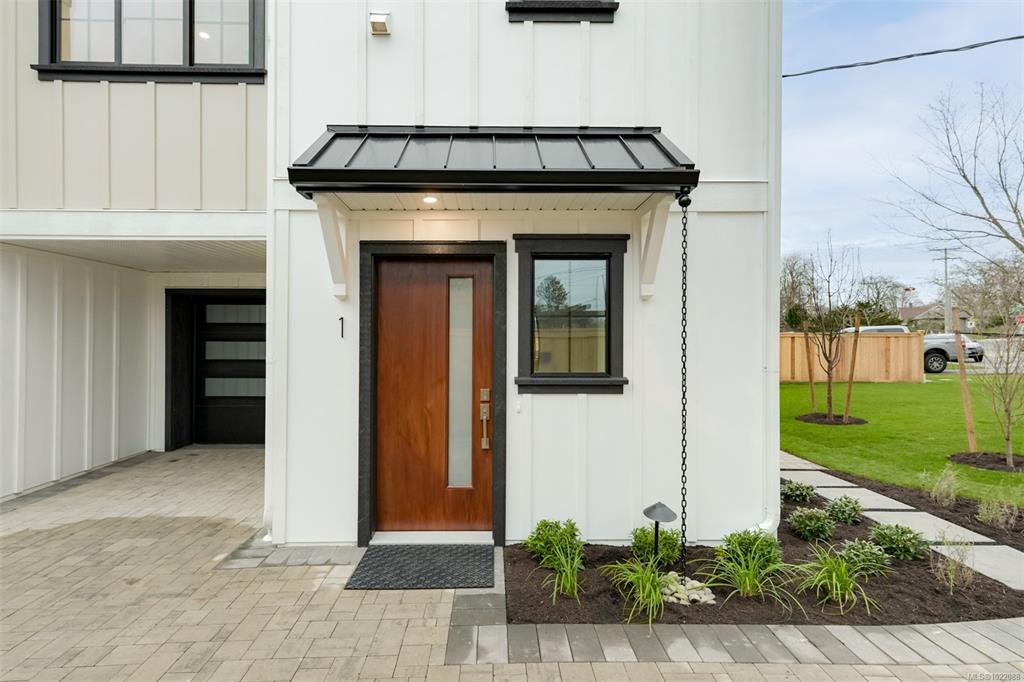 Fifth View of 2268 Bowker Ave, Oak Bay, BC, V8R 2E4