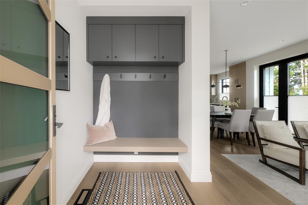 Fourth View of 5032 Wesley Rd, Saanich, BC, V8Y 1Z4