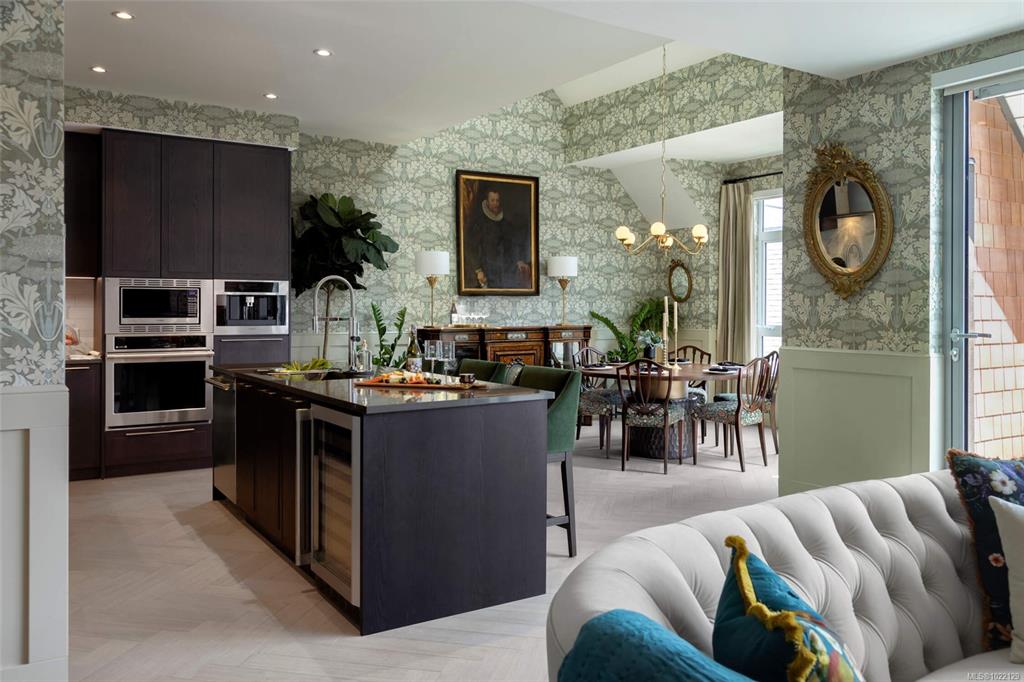 Fifth View of 427 Lampson St, Esquimalt, BC, V9A 0K5