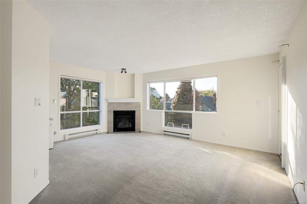 1007 Caledonia Ave, 1022246, BC,