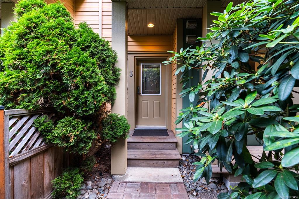 Third View of 1405 Mallek Cres, Victoria, BC, V8T 0A3