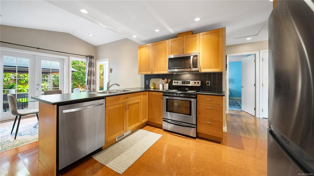 Fifth View of 1716 Bay St, Victoria, BC, V8R 2C1